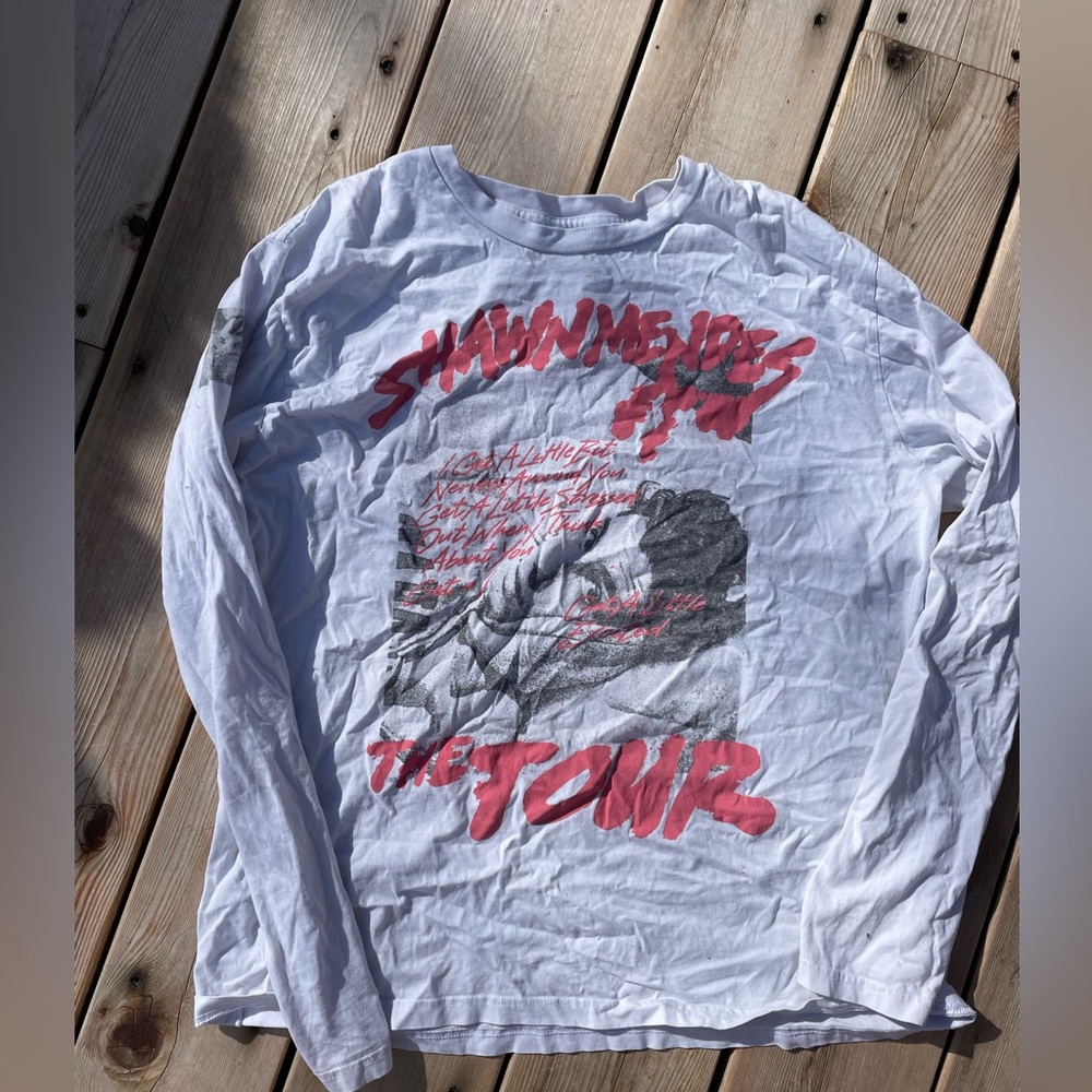 Shawn Mendez the Tour long sleeve